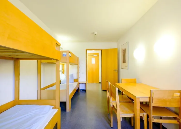 Internationales Jugendgaestehaus Hostel *